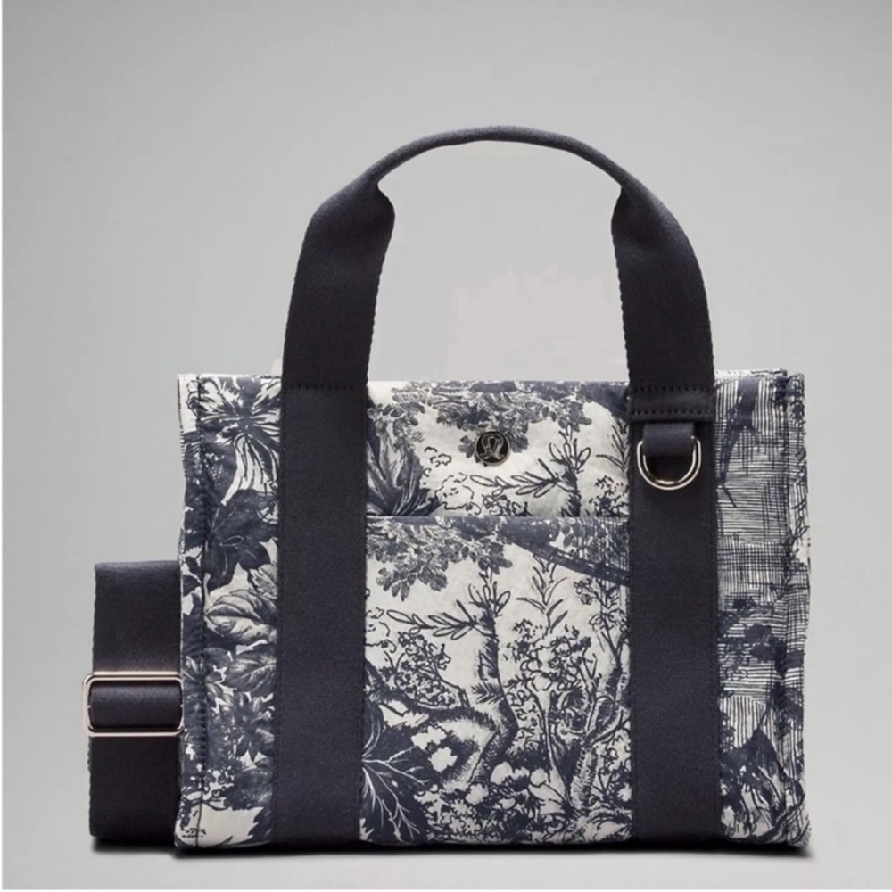 Lululemon Floral navy Tote
